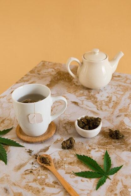 Ce qu’il faut savoir sur la tisane au CBD, le sommeil et le repos Image
