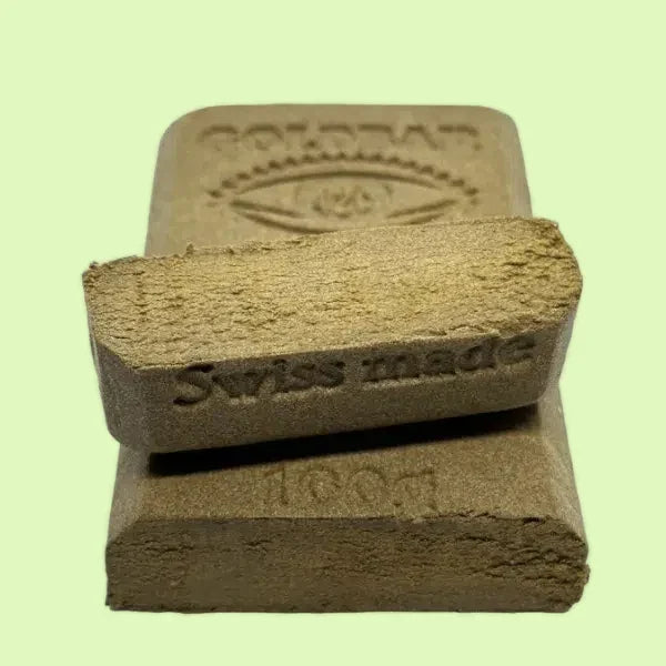 Résine Cherry Wine CBD Goldbar 420 de Herbe à Chat CBD, lingot doré avec texture riche et détails visibles.