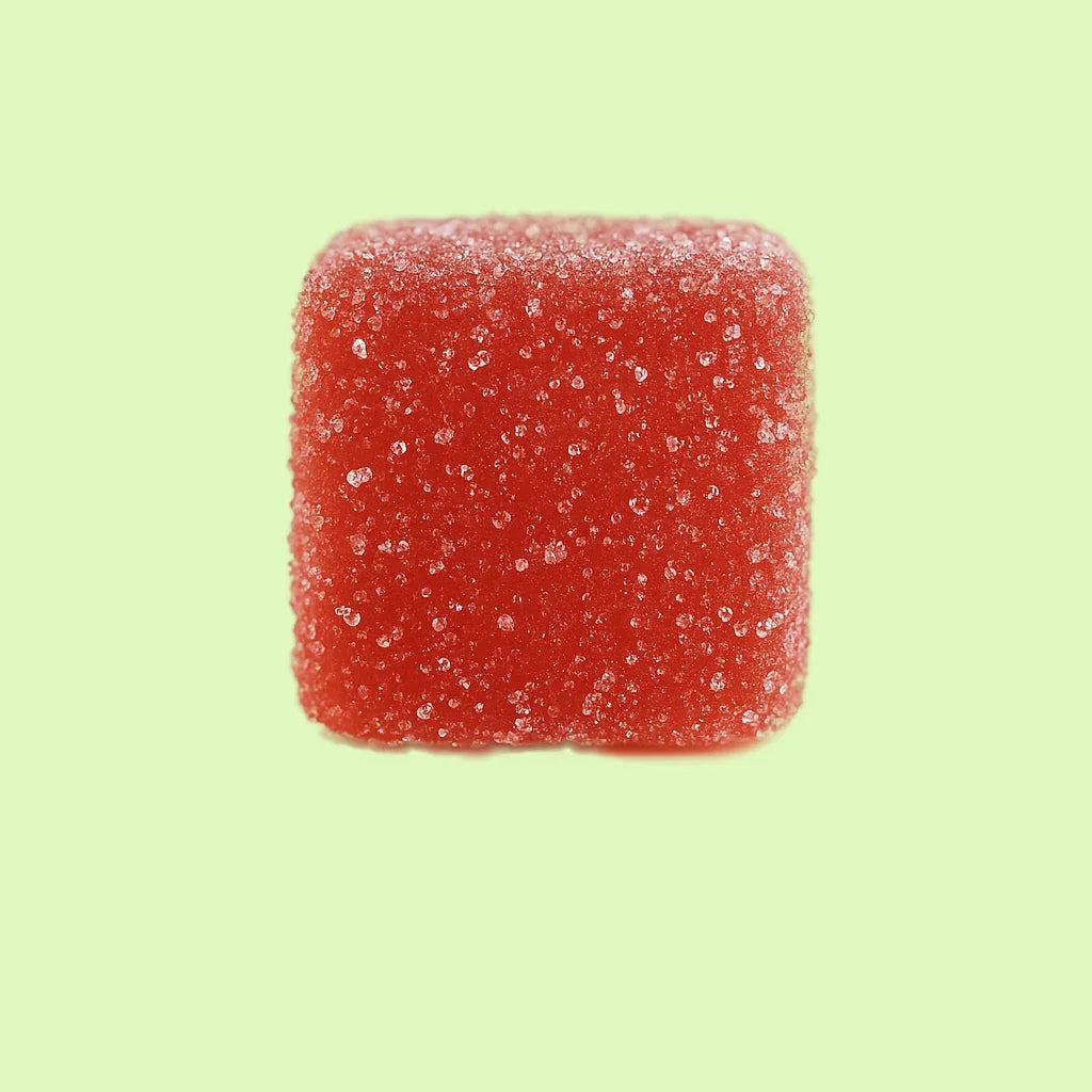 Gommes CBD à la fraise de 30 mg de Herbe à chat CBD, bonbons gummies rouges avec saveur de fraise.