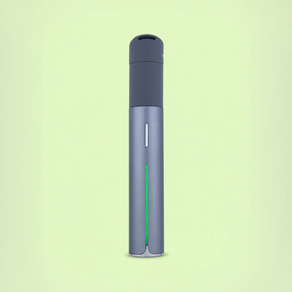 Vaporisateur Puffco Pivot Slate de Herbe à chat CBD pour concentrés, avec design élégant et compartiment pour concentrés.