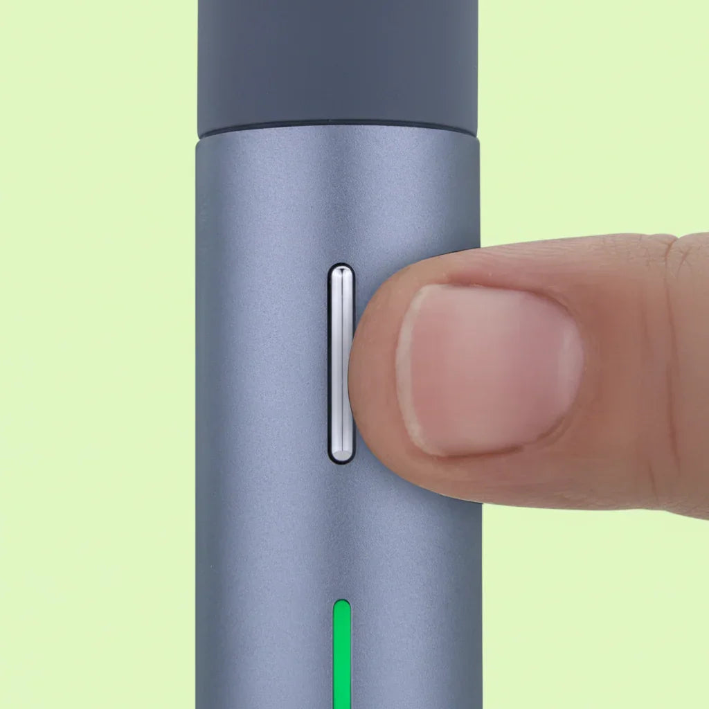 Vaporisateur pour concentrés Puffco Pivot Slate de Herbe à chat CBD, design élégant avec chambre en verre et commande intuitive.