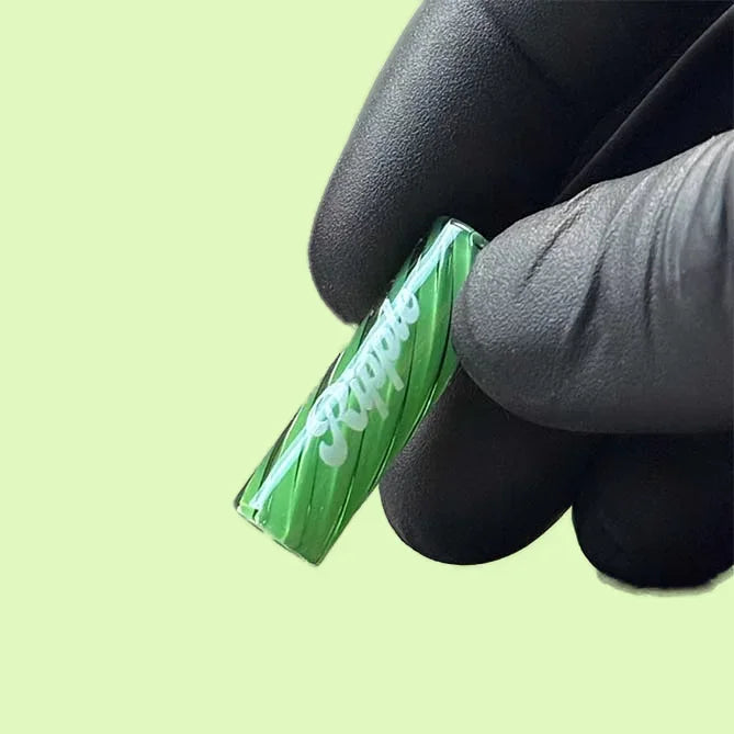 Filtre en verre Ripple I 9 Jade pour herbe à chat CBD, accessoire pour vapotage ou consommation de CBD.
