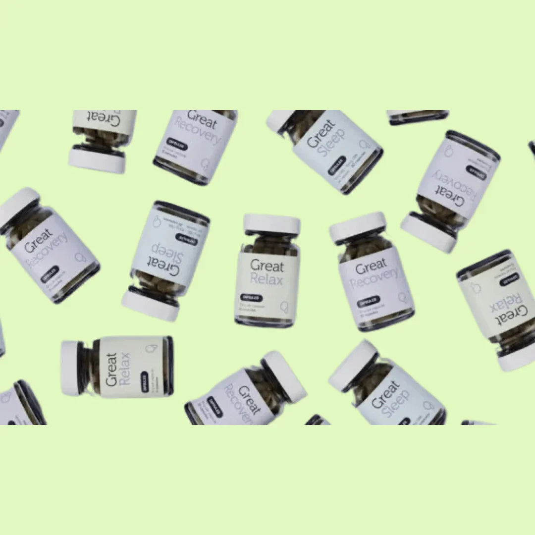 Bocaux de fleurs CBD Great Recovery, Relax et Sleep sur fond vert clair.