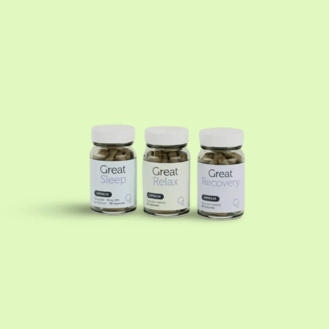 Gélules CBD RELAX 10mg de Herbe à Chat CBD, boîte avec plusieurs capsules de couleur pour la relaxation.