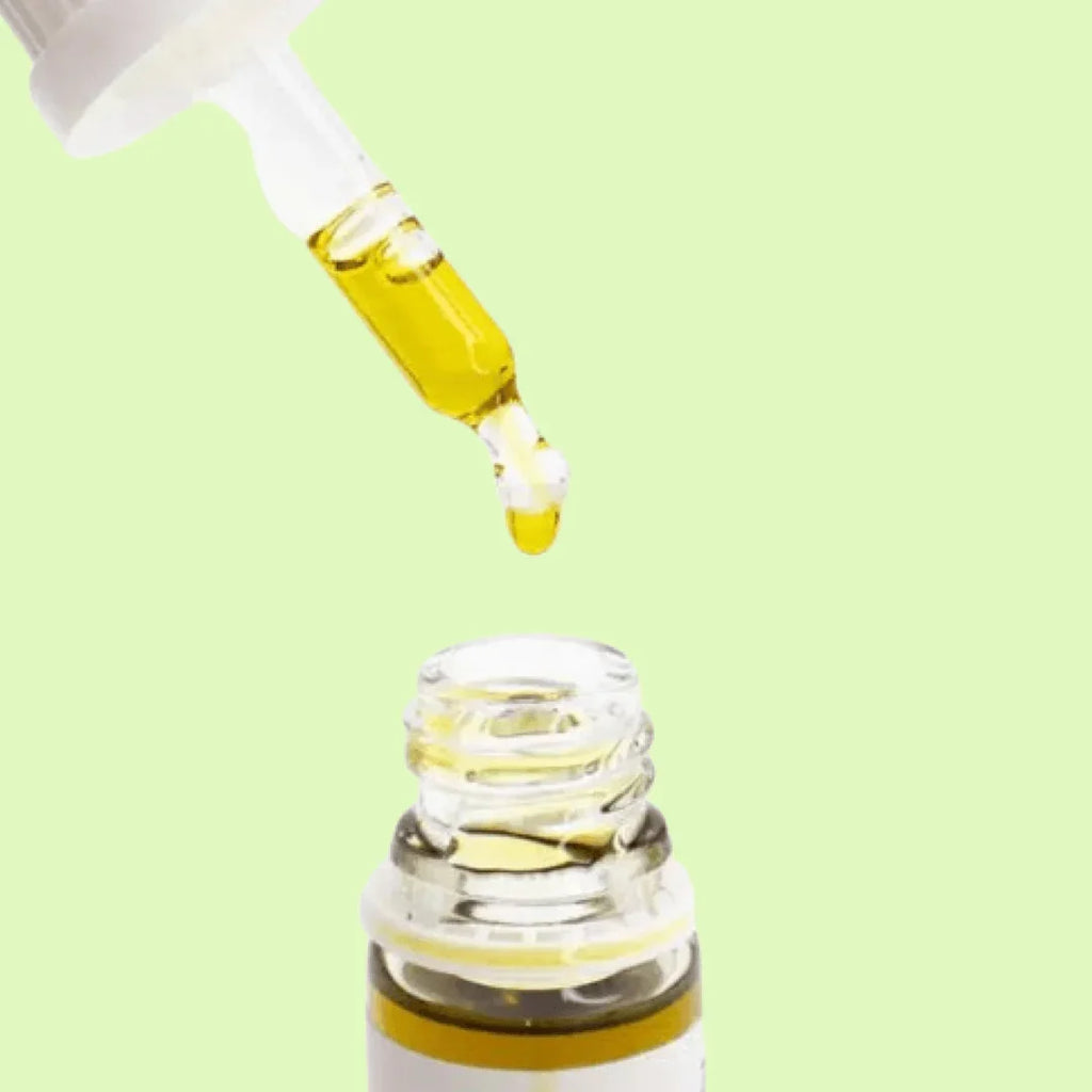 Huile Herbe à Chat CBD 10% et CBG 10% pour douleurs et inflammations, flacon avec compte-gouttes visible.