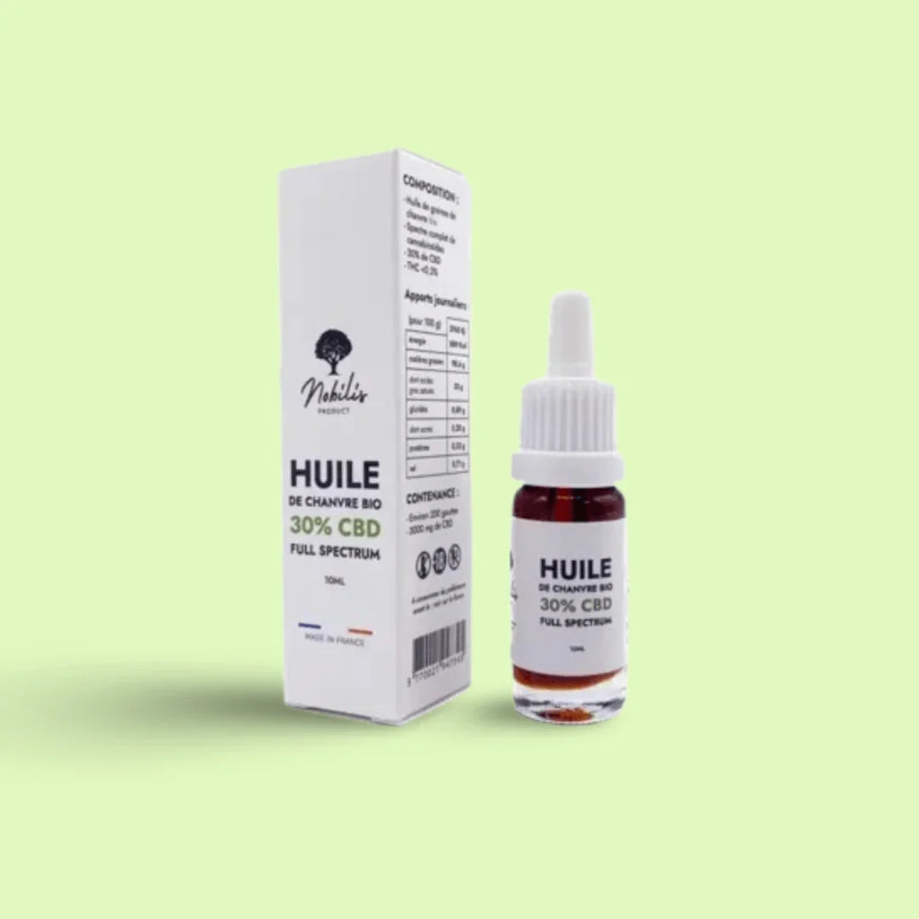 Huile CBD 30% Full Spectrum Herbe à Chat CBD en flacon de 10 ml, contenant une huile à spectre complet.