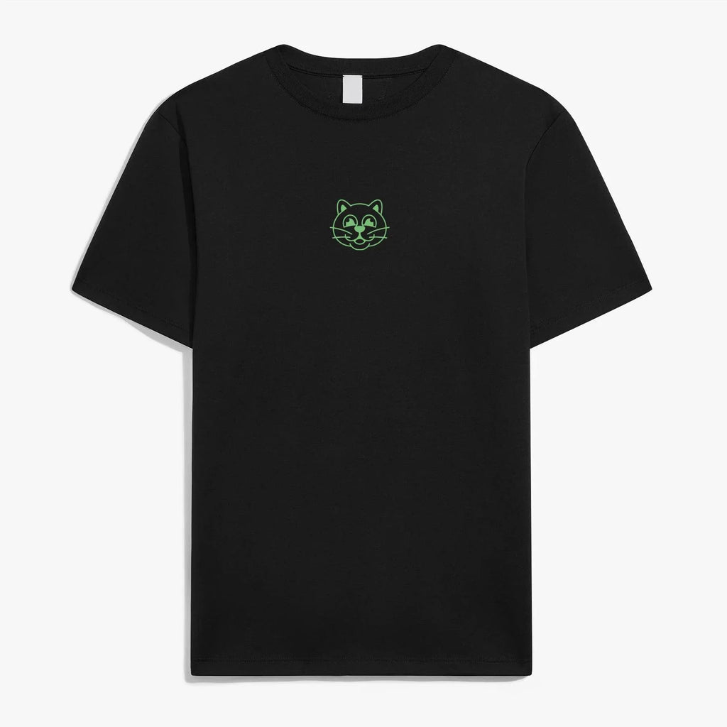 Tee-Shirt noir et vert Herbe à Chat CBD, style décontracté avec logo HAC CBD visible sur le vêtement.