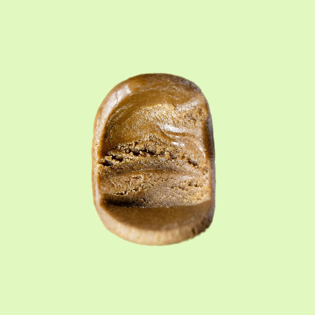 Résine CBD 6 Stars Hash par Herbe à Chat CBD, 1 g, contenant 51% de CBD, texture compacte et parfum aromatique.